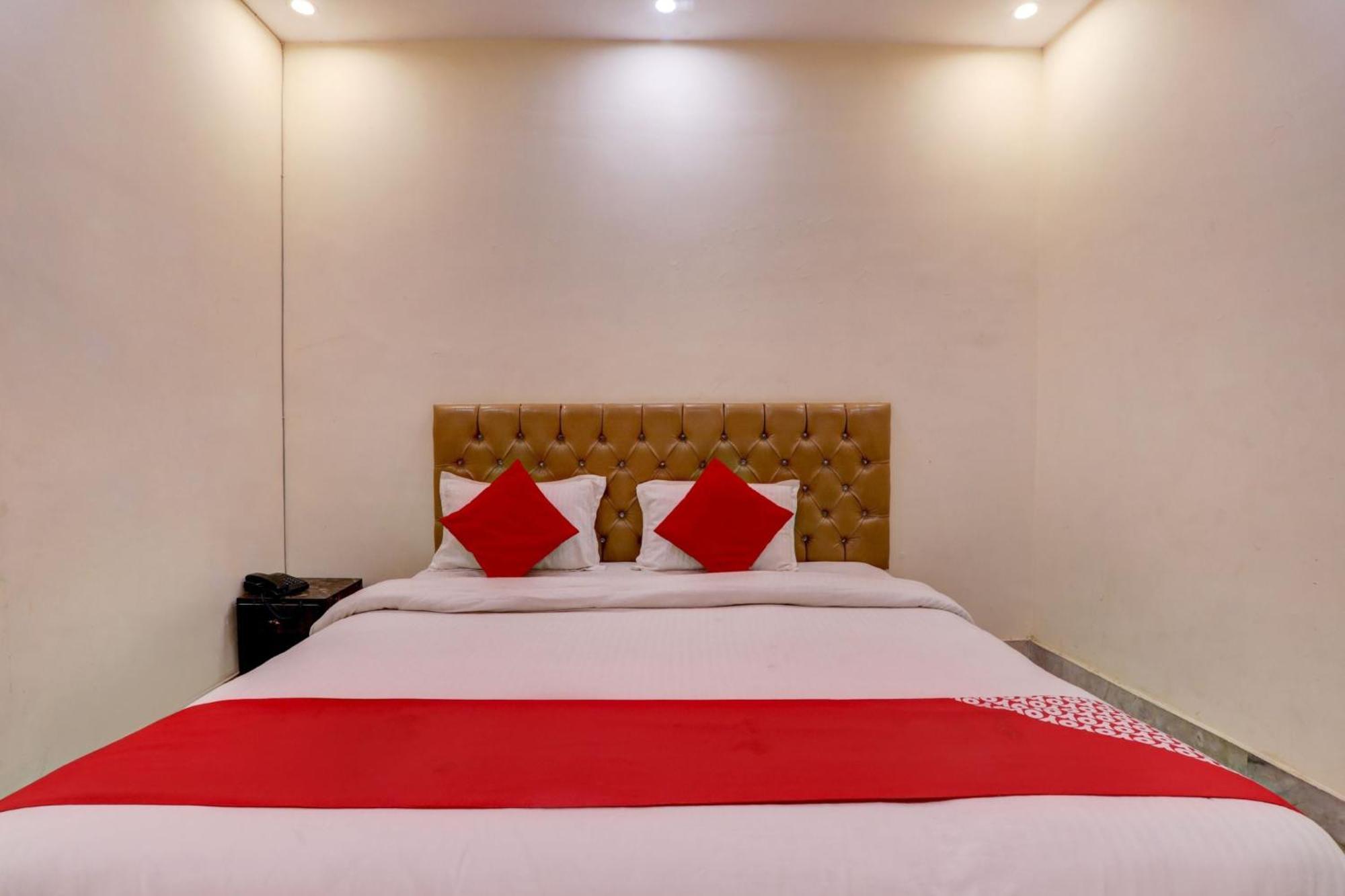Hotel O Moon Palace Near Sahara Ganj Mall Lucknow Exterior foto